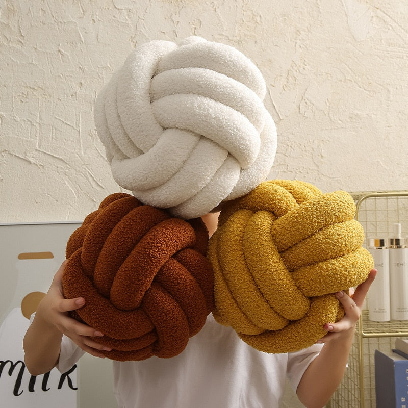 Knotta – Bouclé Knoopkussen voor Moderne Interieurs