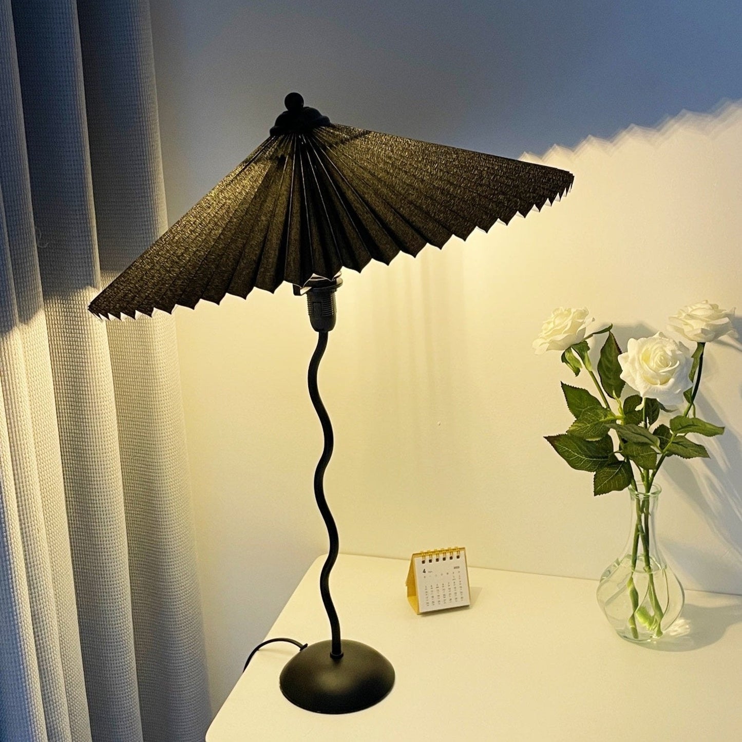 VeroTwist lamp - met geplooide stoffen kap