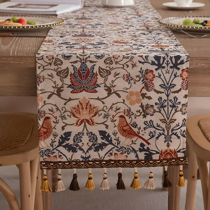 Vintage Jacquard Tafelloper – Bloemen & Vogels met Franjes | Oase Wonen