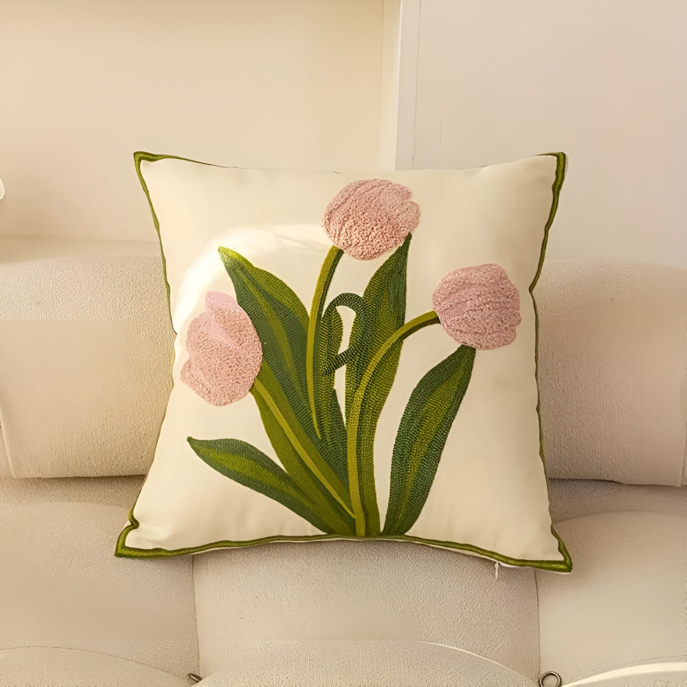 Blooming Tulip Kussenhoes – Geborduurd Katoen voor een Gezellige Sfeer | Oase Wonen