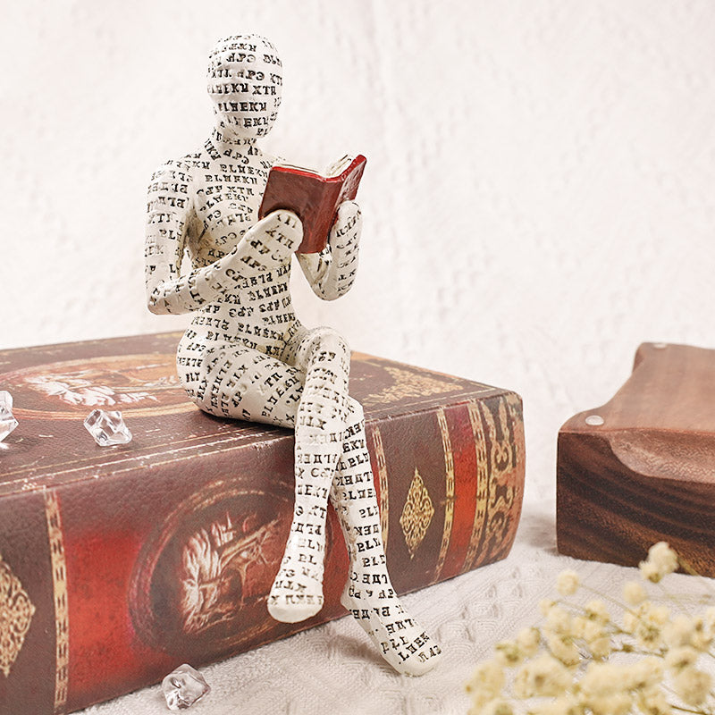 Amélie Lezer Sculptuur voor Boekenkast | Oase Wonen
