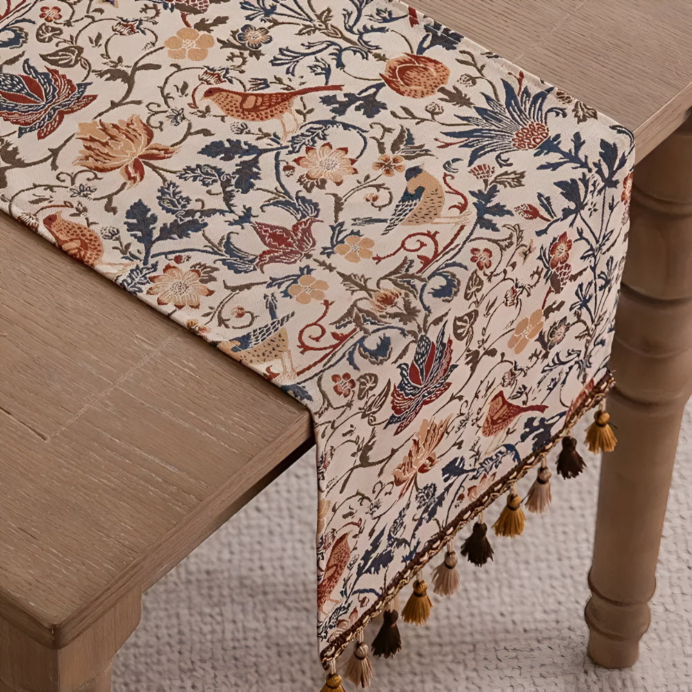 Vintage Jacquard Tafelloper – Bloemen & Vogels met Franjes | Oase Wonen