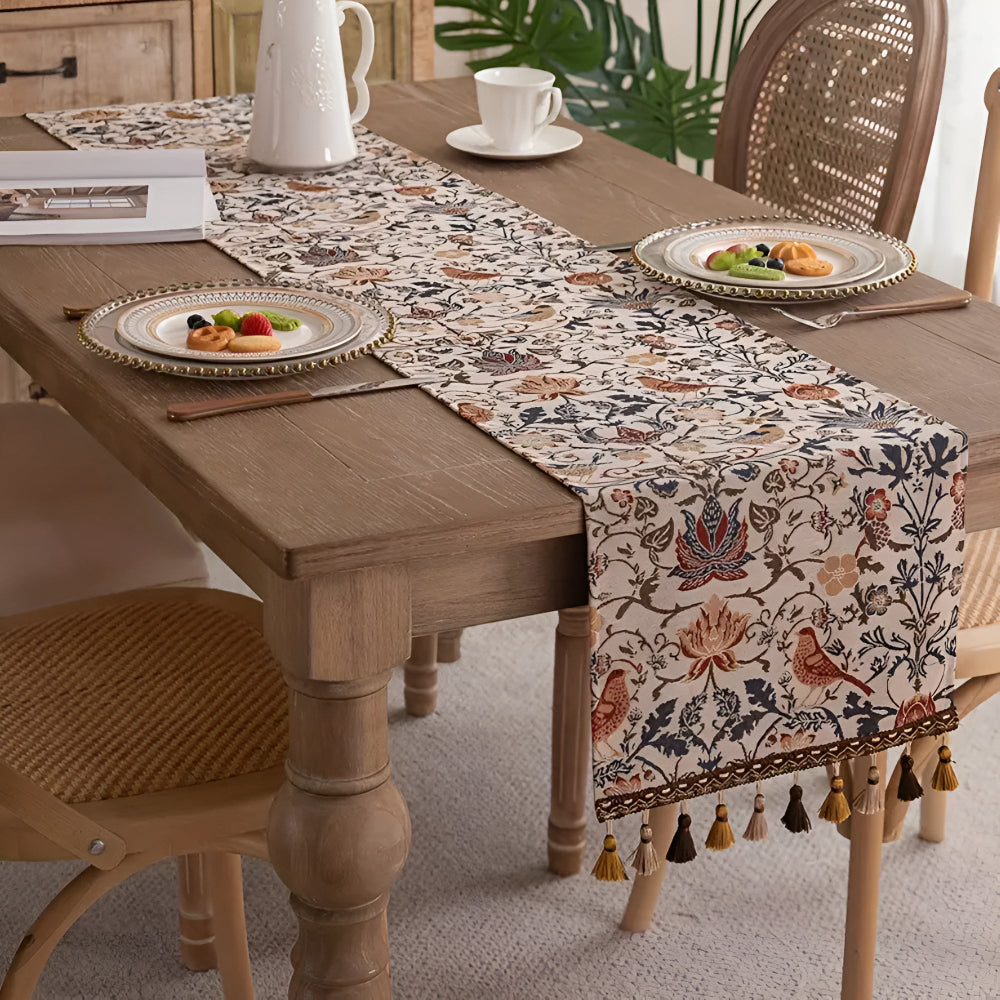 Vintage Jacquard Tafelloper – Bloemen & Vogels met Franjes | Oase Wonen