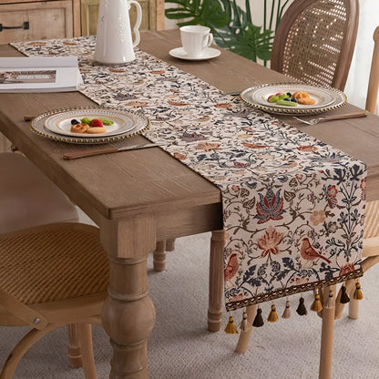 Vintage Jacquard Tafelloper – Bloemen & Vogels met Franjes | Oase Wonen