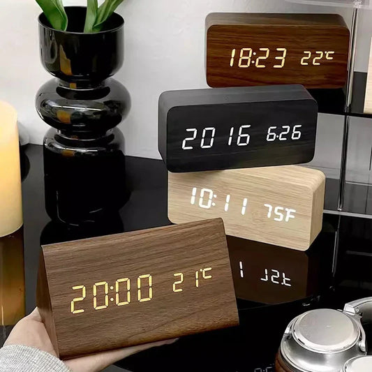Lumeo – Stijlvolle Houten LED-Wekker met Slimme Functies