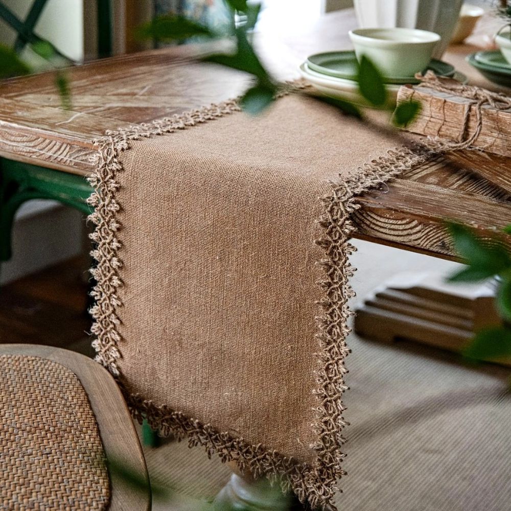 Boho Jute Tafelloper met Kanten Rand – Naturel voor Eettafel | Oase Wonen
