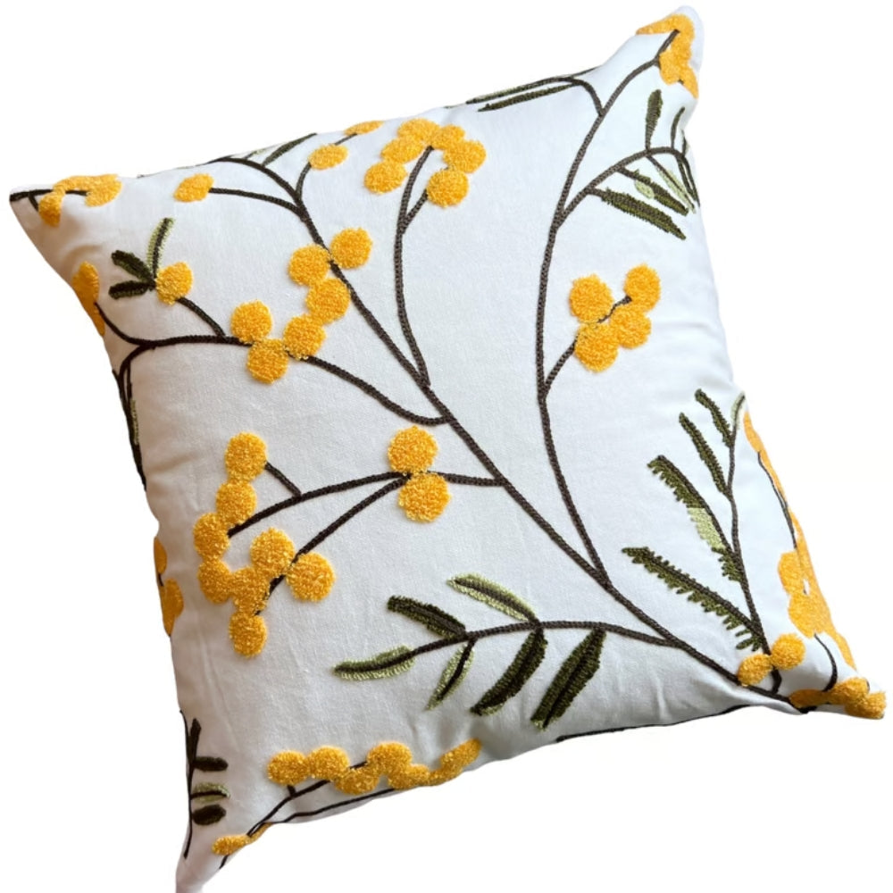 Geborduurde Bloemen Kussenhoes – Microvezel met Bloemenborduursel | Oase Wonen