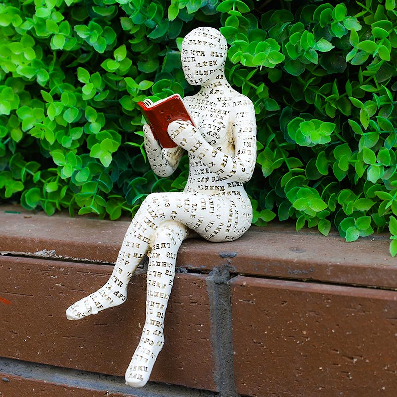Amélie Lezer Sculptuur voor Boekenkast | Oase Wonen
